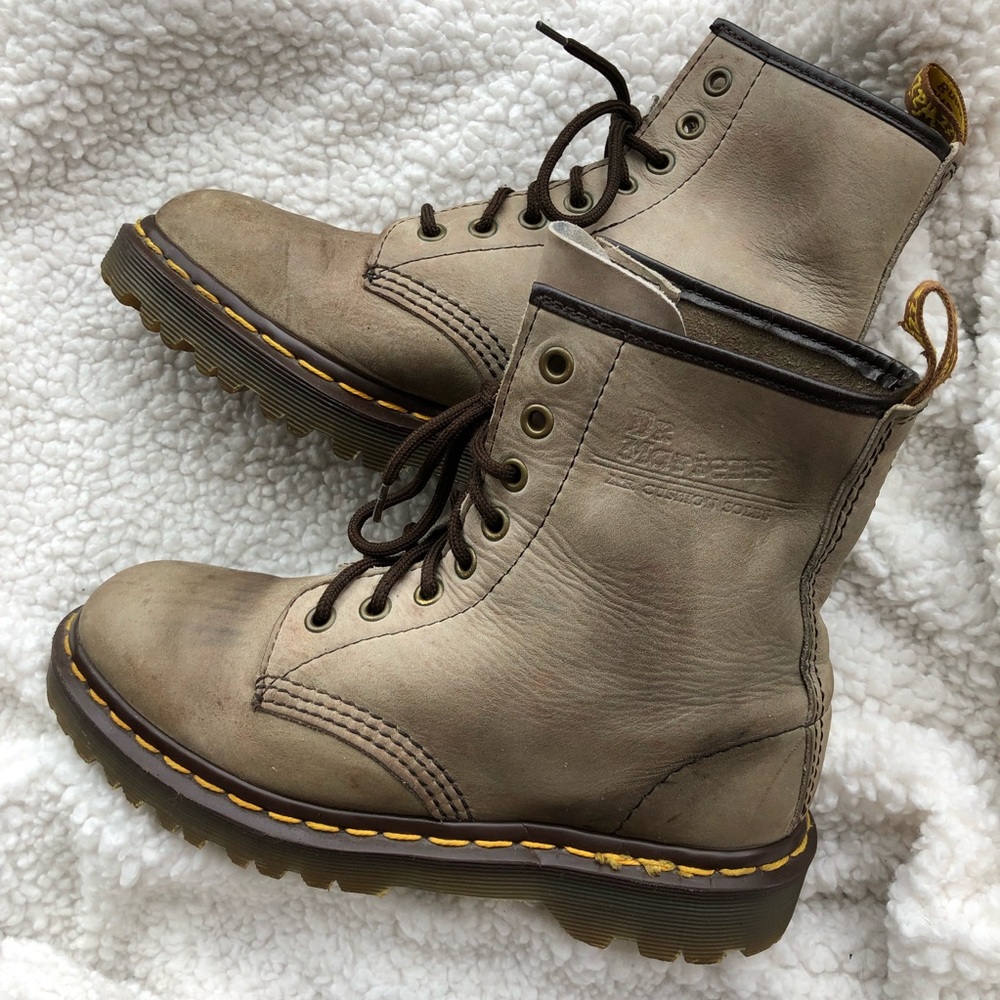 Vintage Dr. Martens Boots (8 Eye)